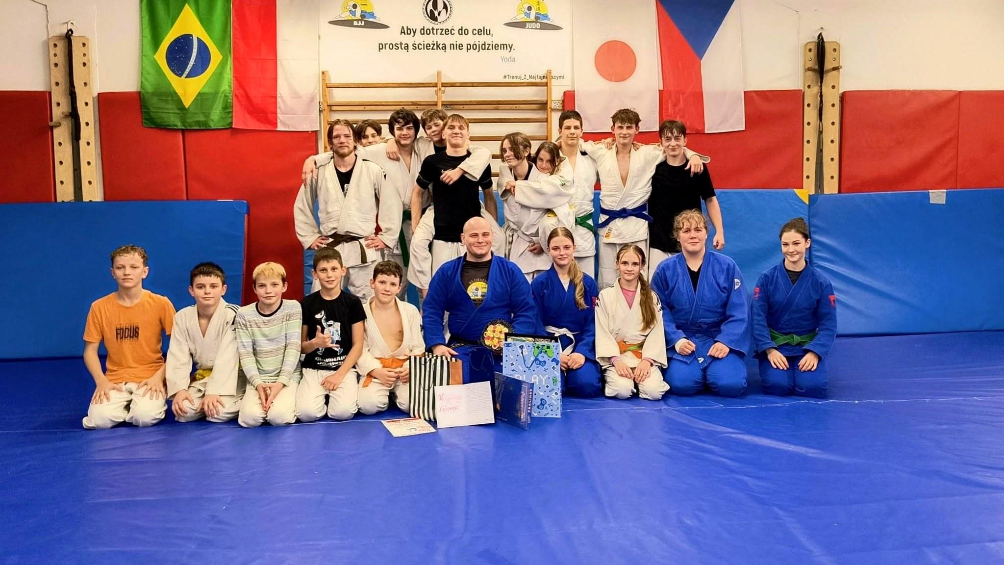 Sekcja judo KS Cieszyn na tatami podczas treningu